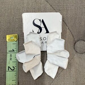 Trendy Boutique White Petal Earrings